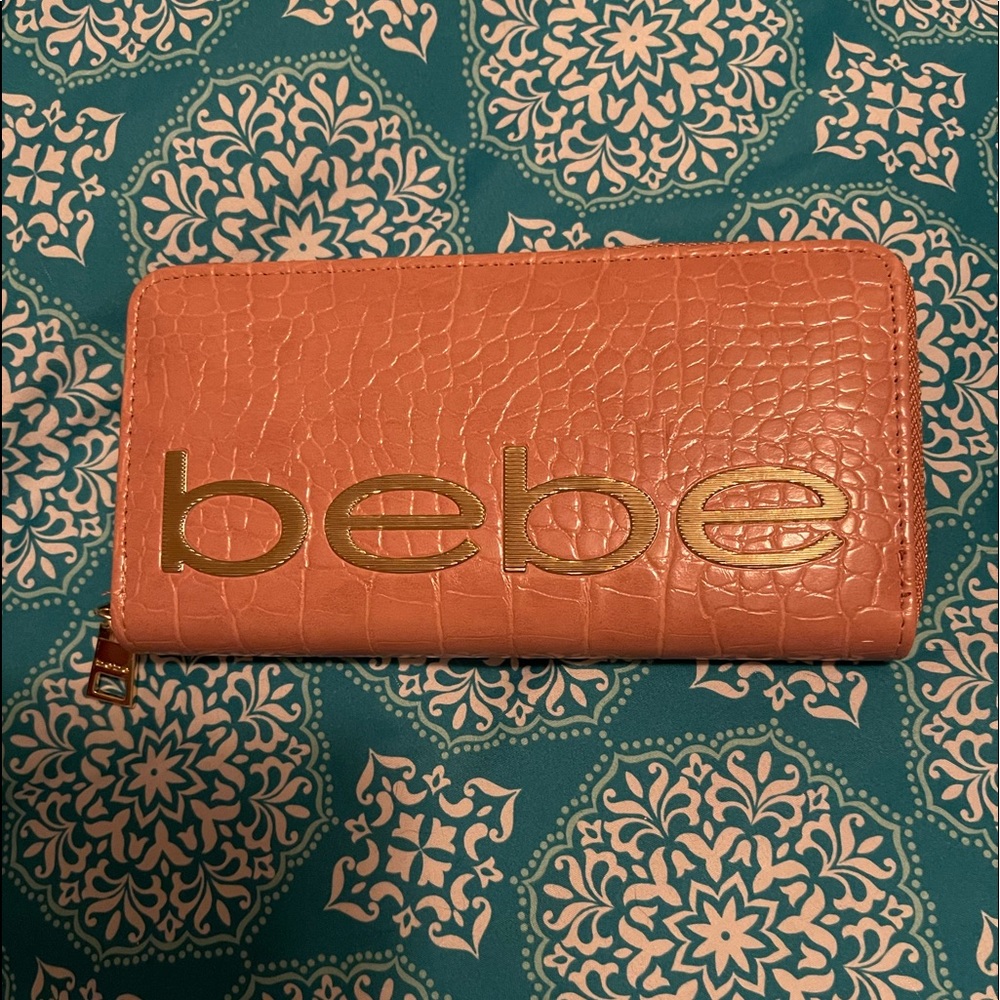 NWT ROSE PINK BEBE WALLET